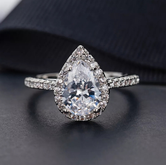 Pretty Tear Drop Crystal Ring - Picture 2 of 9